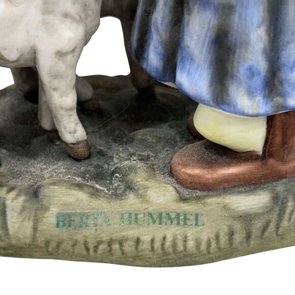 Vtg 90s Berta Hummel Goebel O Come All Ye Faithful BH 51 Figurine Multicolor OS - Picture 8 of 10